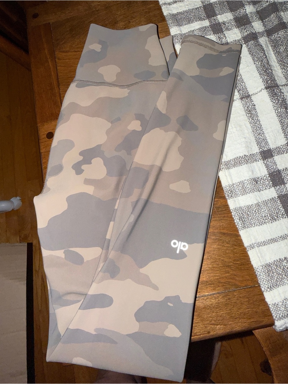 ALO Yoga Camo Leggings - Taupe & Light Brown